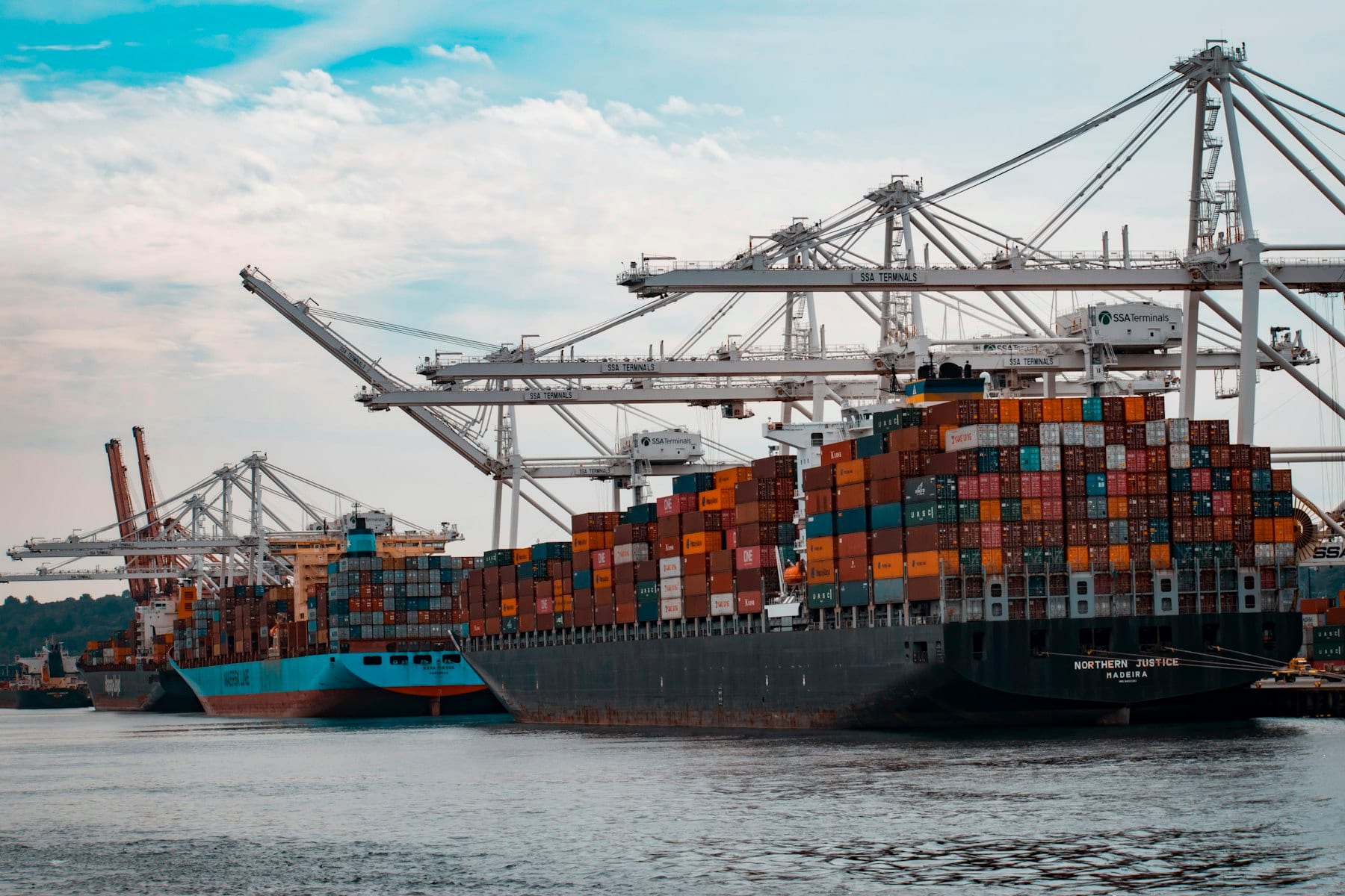 Freight logistics corridor for motor carriers
